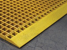 frp-molded-grating-grating-edge-ramp (1)